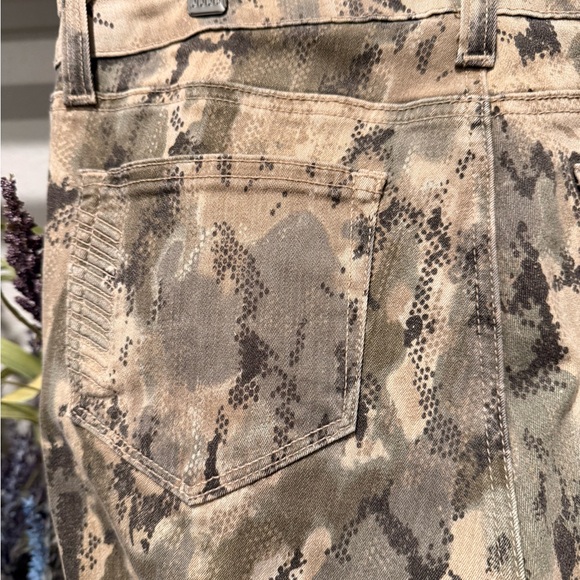 Paige Denim Jeans - Picture 3 of 6